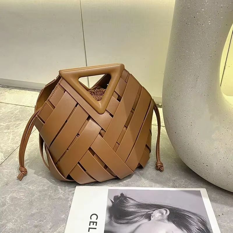 Trendy Vegan Leather Woven Tot - Women'S Accessories Purse บทวิจารณ์และราคา
